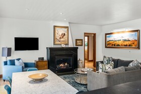 Auberge Residences at Element 52