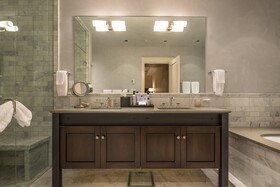 Auberge Residences at Element 52
