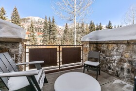Auberge Residences at Element 52