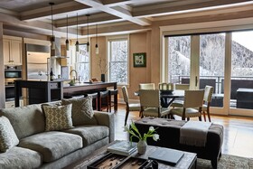Auberge Residences at Element 52