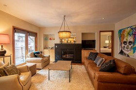 Auberge Residences at Element 52