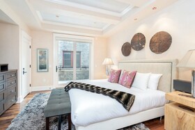 Auberge Residences at Element 52