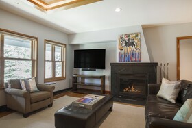 Auberge Residences at Element 52