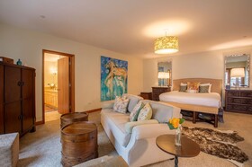 Auberge Residences at Element 52