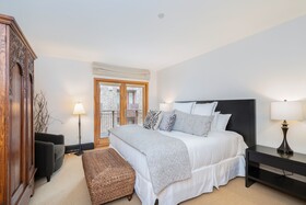 Auberge Residences at Element 52
