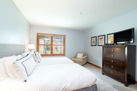 Auberge Residences at Element 52
