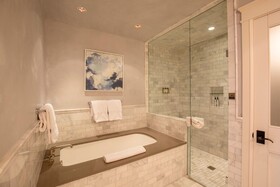 Auberge Residences at Element 52
