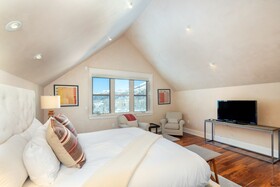 Auberge Residences at Element 52