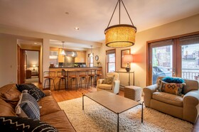 Auberge Residences at Element 52
