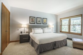 Auberge Residences at Element 52