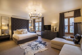 Auberge Residences at Element 52