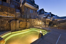 Auberge Residences at Element 52