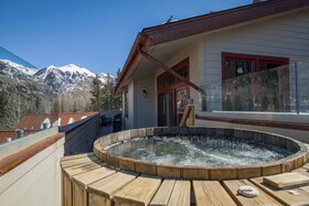 Auberge Residences at Element 52