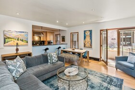 Auberge Residences at Element 52