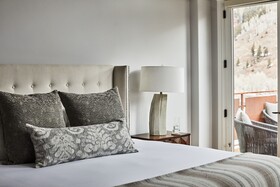 Auberge Residences at Element 52