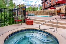 Bear Creek Lodge