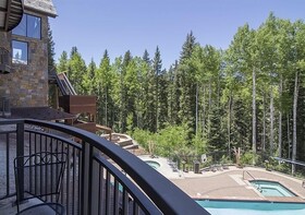 Bear Creek Lodge