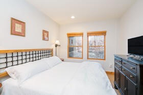 Bear Creek Lodge