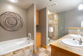 Bear Creek Lodge