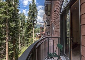 Bear Creek Lodge