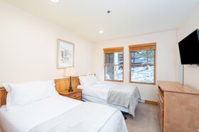Bear Creek Lodge