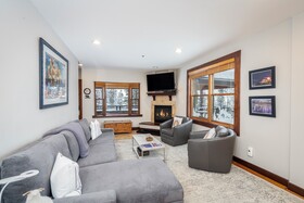 Bear Creek Lodge