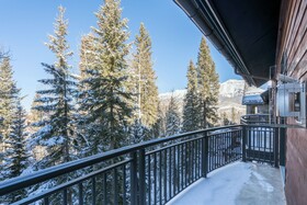Bear Creek Lodge