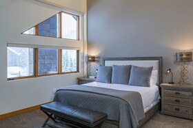 Bear Creek Lodge