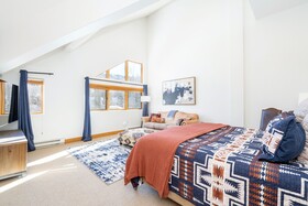 Bear Creek Lodge