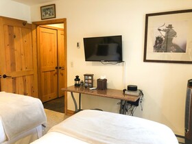 Bear Creek Lodge
