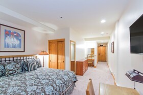 Bear Creek Lodge