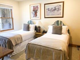 Bear Creek Lodge