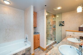 Bear Creek Lodge