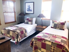 Bear Creek Lodge