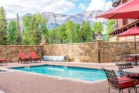 Bear Creek Lodge