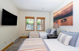 Bear Creek Lodge