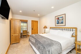 Bear Creek Lodge
