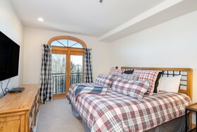 Bear Creek Lodge