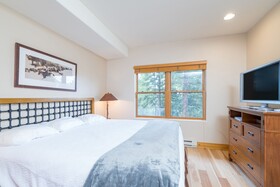 Bear Creek Lodge