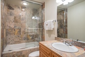 Bear Creek Lodge