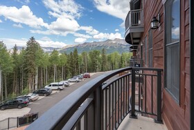 Bear Creek Lodge