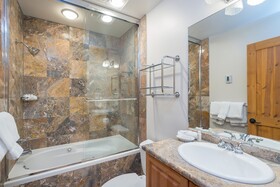 Bear Creek Lodge