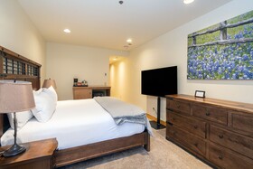 Bear Creek Lodge