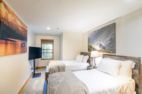 Bear Creek Lodge