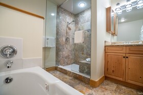 Bear Creek Lodge
