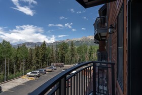 Bear Creek Lodge