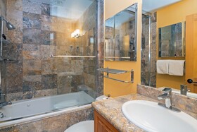 Bear Creek Lodge