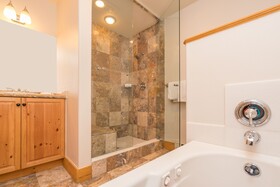Bear Creek Lodge