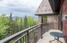 Bear Creek Lodge
