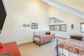 Bear Creek Lodge